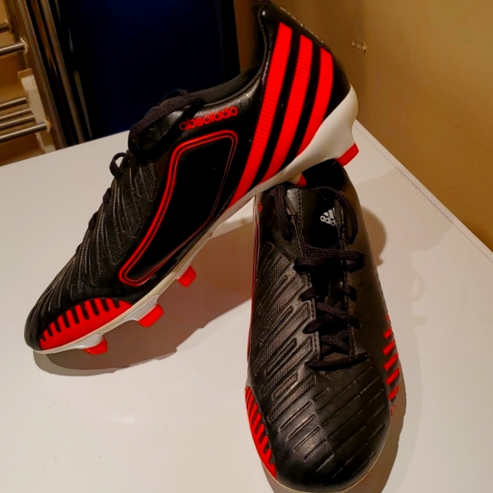 Adidas soccer shoes unisex
